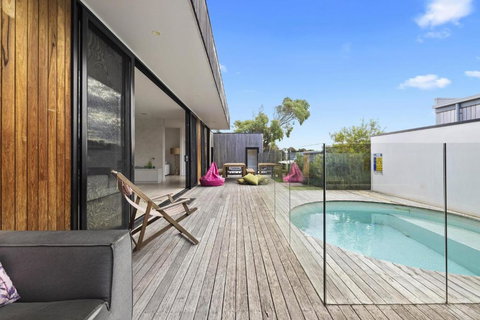Aqua Luna - Stylish Retreat By Koonya Ocean Beach - Accommodation Bookings 0