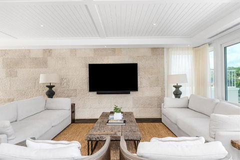 Aquarium 3 Bedroom - Accommodation Bookings 3