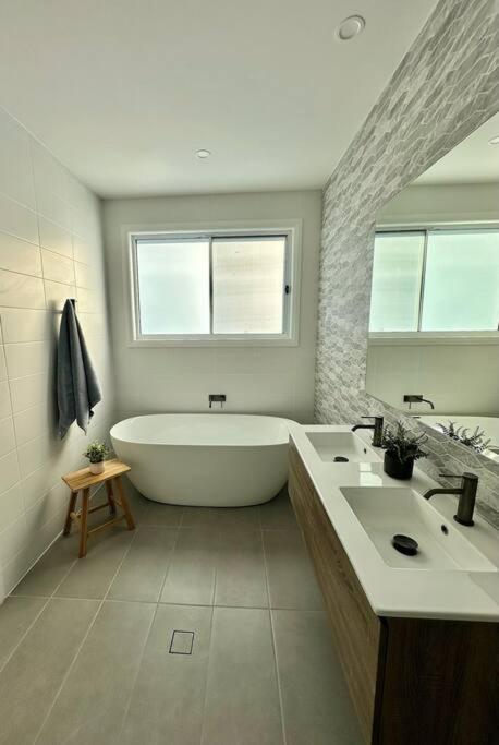Aquila Beach Retreat - Accommodation Bookings 1