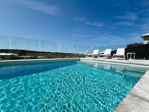 Aquila Beach Retreat - Accommodation Bookings 2