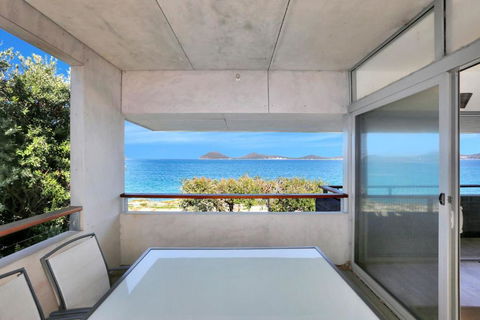 Architectural Design On The Beach - Accommodation Bookings 1