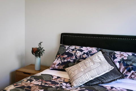 Architectural Gem In Central Red Hill - Accommodation Bookings 1