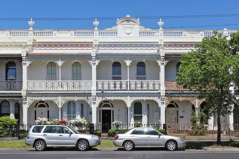 Art Deco Boutique Bespoke Brilliance & Beach&Park - Accommodation Bookings 1