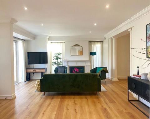 Art Deco In Toorak - Accommodation Bookings 1