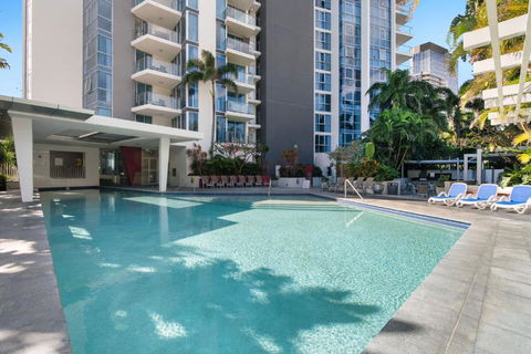 Artique 2 Bedroom Apartment Close To The Beach - CoastHM - Accommodation Bookings 2