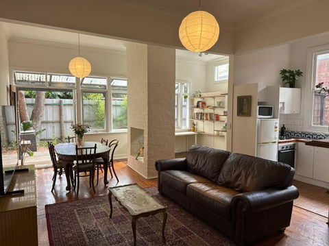 Artsy North Melbourne 2-Bedder - Accommodation Bookings 0