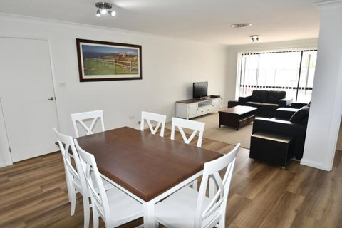 Ascot Gardens Serviced Apartments - Accommodation Bookings 0