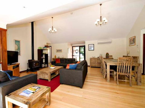 Ashleigh - In Town - Margaret River - Accommodation Bookings 1