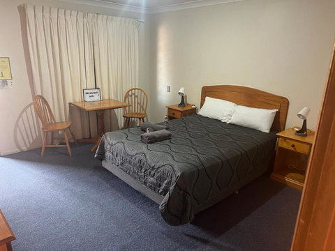 Asters On James Motor Inn - Accommodation Bookings 4
