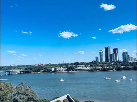 Astonishing Waterview Condo With Pool, Parking - Accommodation Bookings 2