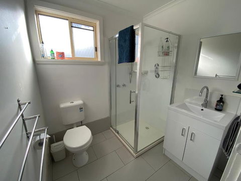 At HOME On HOLMES - Accommodation Bookings 4