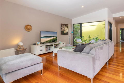 At Lizzie - Accommodation Bookings 2