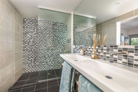 At Waves Penthouse Unit15 - Accommodation Bookings 2