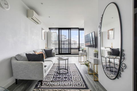 Aura Off Flinders Lane - A City Centre Balcony Abode - Accommodation Bookings 0