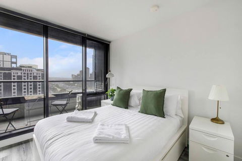 Aura Off Flinders Lane - A City Centre Balcony Abode - Accommodation Bookings 2