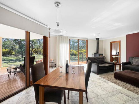Aurora Cottages - Six Seasons - Accommodation Bookings 1