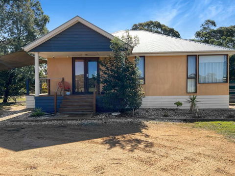 Aurora Cottages - Six Seasons - Accommodation Bookings 2
