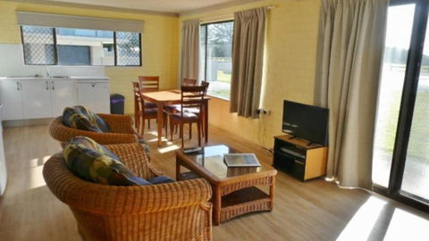 Aurora D - S, 2 - 13 Pacific Pde - Accommodation Bookings 3