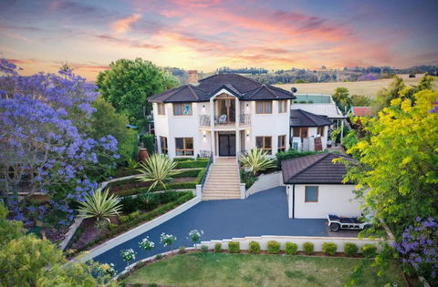 Aussie Escape Poolside Comfort And Relaxation - Accommodation Bookings 0
