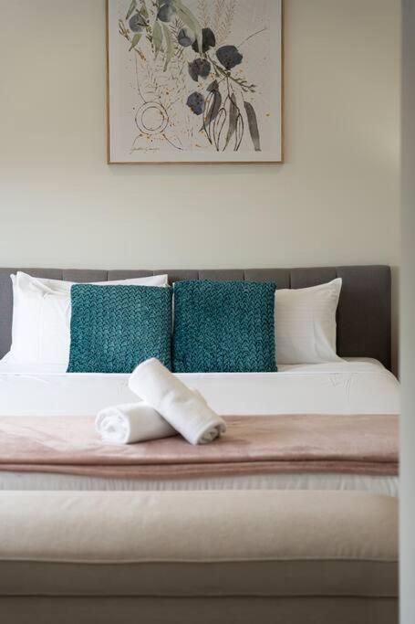 Austral Spacious Large 5 Br Home With Central AC - Accommodation Bookings 4
