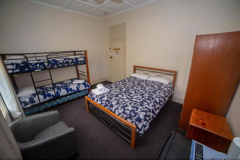 Australian Hotel - Accommodation Bookings 1