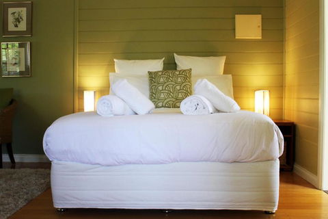 Avalon Private Spa Villa With Beautiful Tree Views - Accommodation Bookings 4