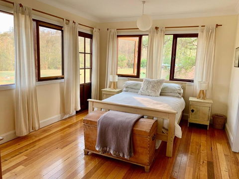 Avalon River Retreat - 400 Acre Riverside Oasis - Accommodation Bookings 2