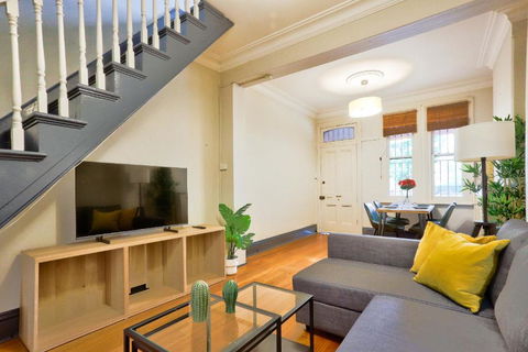 Awesome 2 Bedroom House Surry Hills - Accommodation Bookings 0