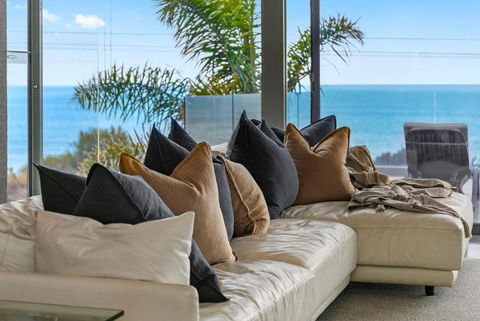 Azure - Accommodation Bookings 2