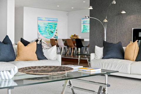 Azure - Accommodation Bookings 3