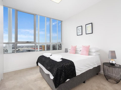 As The Sun Sets - Modern And Spacious 2BR Zetland Apartment Facing The Setting Sun - Accommodation Bookings 4
