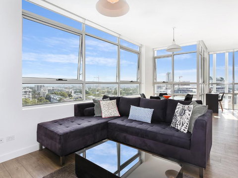 As The Sun Sets - Modern And Spacious 2BR Zetland Apartment Facing The Setting Sun - Accommodation Bookings 0