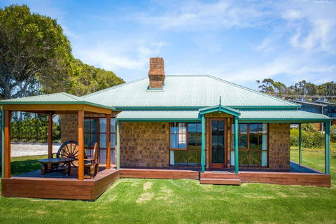 Apollo Bay Cottages- Marriners - Accommodation Bookings 1