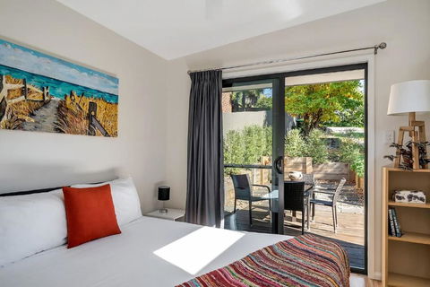 Architecturally Designed Nature Lovers Delight - Accommodation Bookings 2