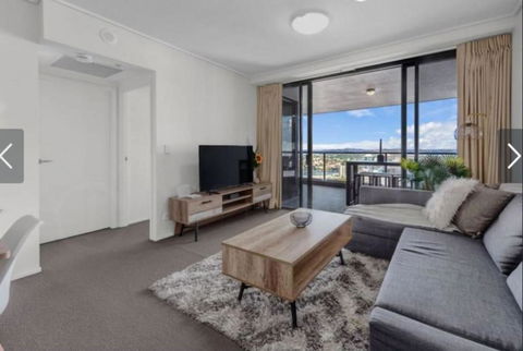 AU1 - Aurora Skyscraper CBD For Business Or Pleasure - Accommodation Bookings 0