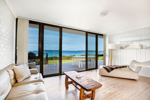 Azure Absolute Beachfront I Pet Friendly - Accommodation Bookings 1