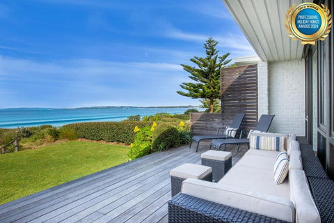 Azure Absolute Beachfront I Pet Friendly - Accommodation Bookings 0