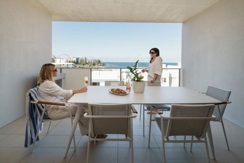 Azure Oceanside Apartment At Kings Beach - Accommodation Bookings 3