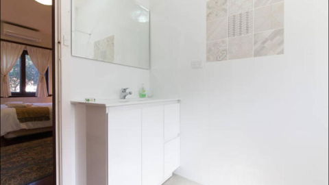 B4 Crawley Apartment 1 BRM & Sleepout Near UWA - Accommodation Bookings 3