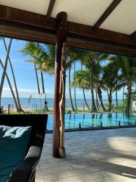 BALA Beach House On ABSOLUTE Beachfront - Accommodation Bookings 0