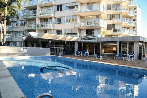 Pacific Regis Beachfront Holiday Apartments - Accommodation Bookings 9