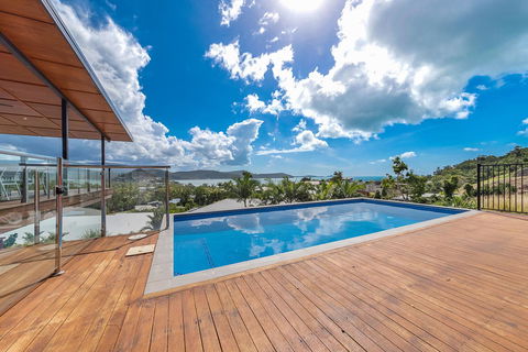 Viewpoint Holiday Home - Cannonvale - Accommodation Bookings 0