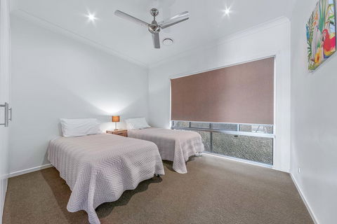 Viewpoint Holiday Home - Cannonvale - Accommodation Bookings 10