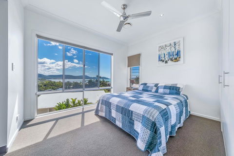 Viewpoint Holiday Home - Cannonvale - Accommodation Bookings 9