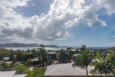 Viewpoint Holiday Home - Cannonvale - Accommodation Bookings 18