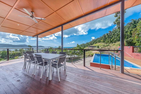 Viewpoint Holiday Home - Cannonvale - Accommodation Bookings 3