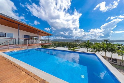 Viewpoint Holiday Home - Cannonvale - Accommodation Bookings 2