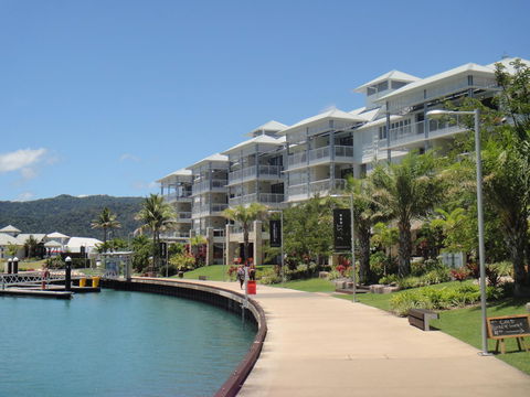Boathouse Port Of Airlie - Accommodation Bookings 0