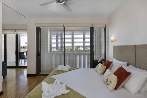 Boathouse Port Of Airlie - Accommodation Bookings 2