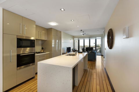 Boathouse Port Of Airlie - Accommodation Bookings 6